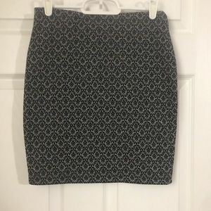 💚2/$40💚 Loft Black/white Patterned Pencil Skirt-size XSP